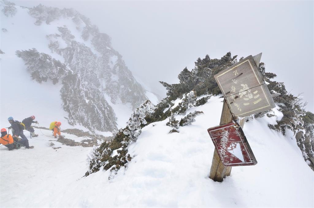 挑戰台灣登山界「四大障礙」摔死！領隊遇雪輕裝硬攻下場曝光