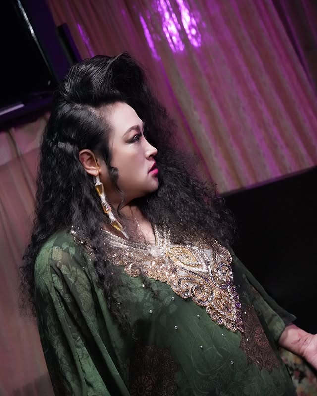 47歲金曲歌后「事業亮紅燈」?紀曉君「小吃店陪酒」驚人畫面曝光
