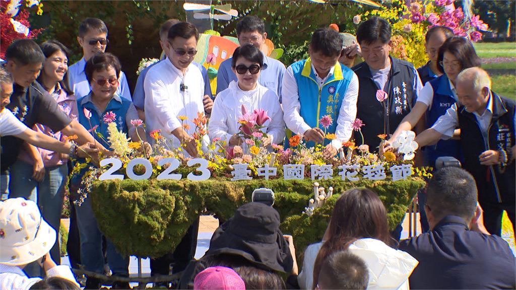 台中國際花毯節11/11登場 全台首見「漂浮花卉城堡」主花毯