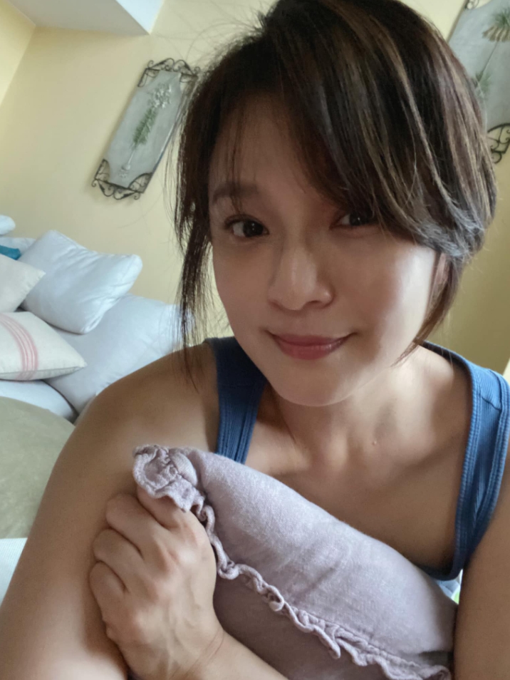 50歲長這樣!花系列女星「超美凍齡照」曝光粉絲讚:好嫩啊