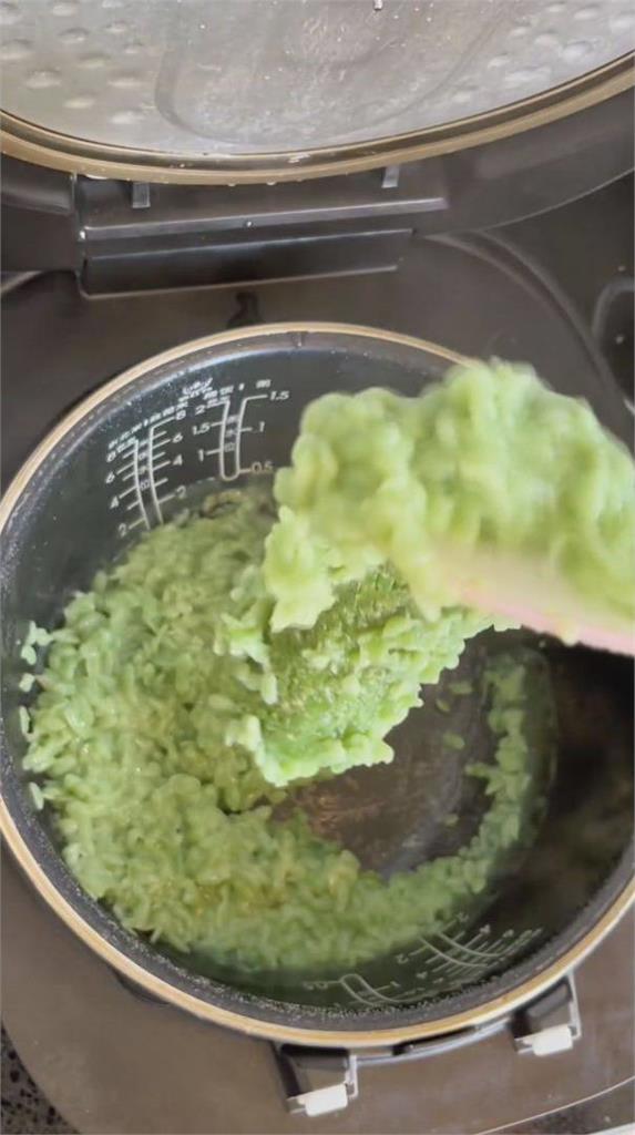 自家人都不買單！中國驚見綠米煮完「變史萊姆」　網氣炸批：啥都敢賣