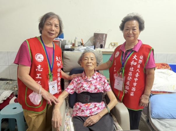 敲敲家門打開心門  臺中市全面訪查11萬名獨居長輩
