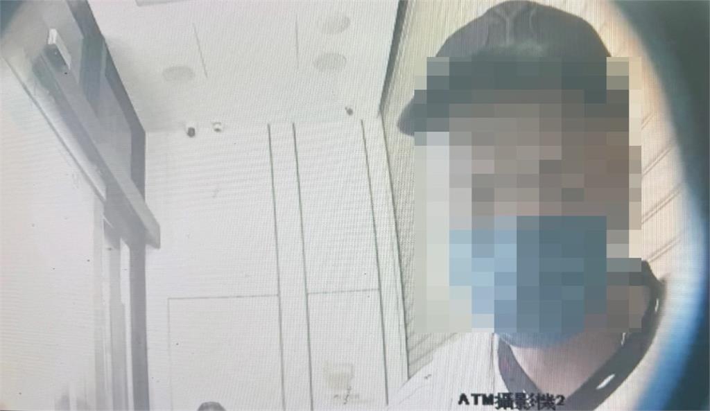 女網友稱可代領普發一萬現金　男竟誤信寄出提款卡和密碼
