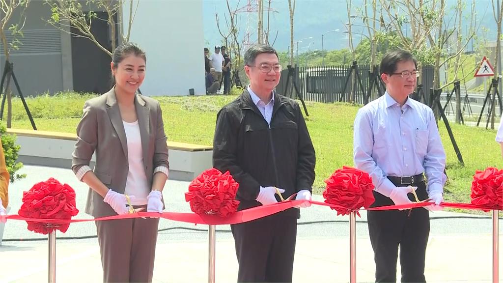國六「東草屯休息站」 卓榮泰剪綵啟用綠建築