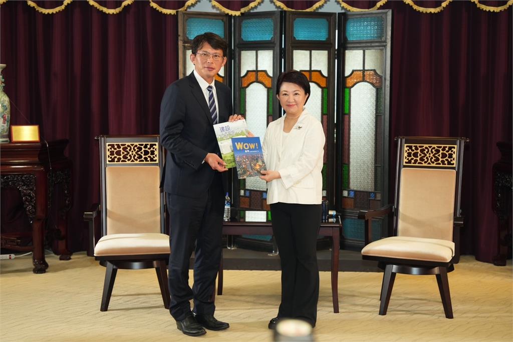 才被侯友宜打槍!黃國昌衝台中「挺盧秀燕喊3句」網一看驚了:藍白合了?