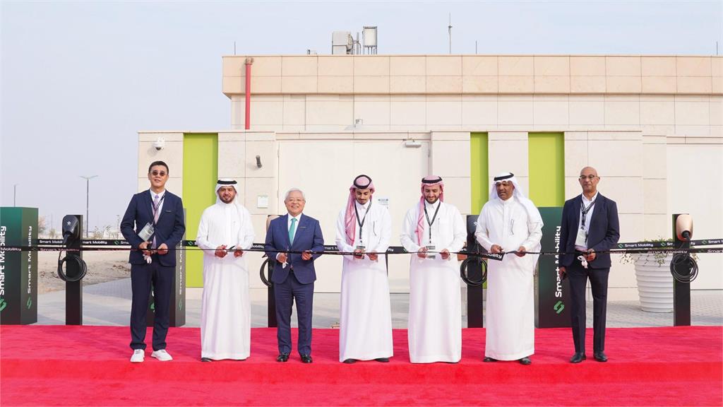 鴻騰精密宣布沙烏地合資公司 於薩勒曼國王能源園區正式動土