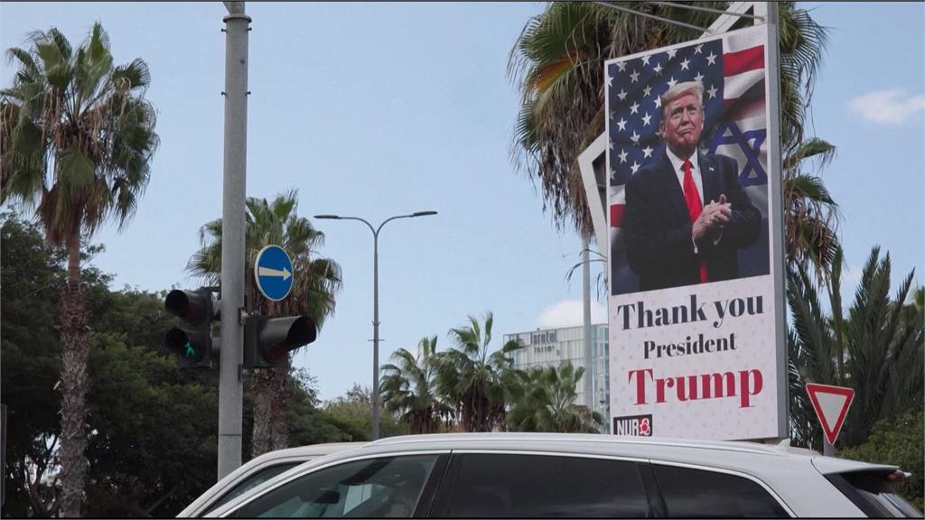 救援卡車進入加薩 以色列街頭張貼感謝川普標語