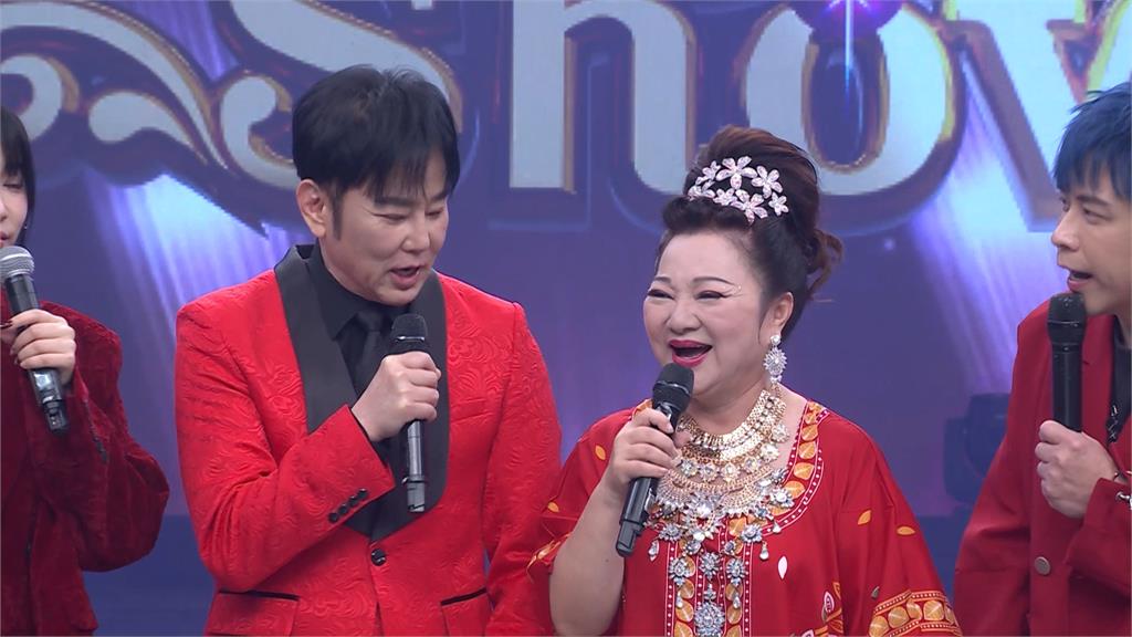 演藝圈媽祖婆登場 白冰冰高空演唱如「拉斯維加斯大秀」