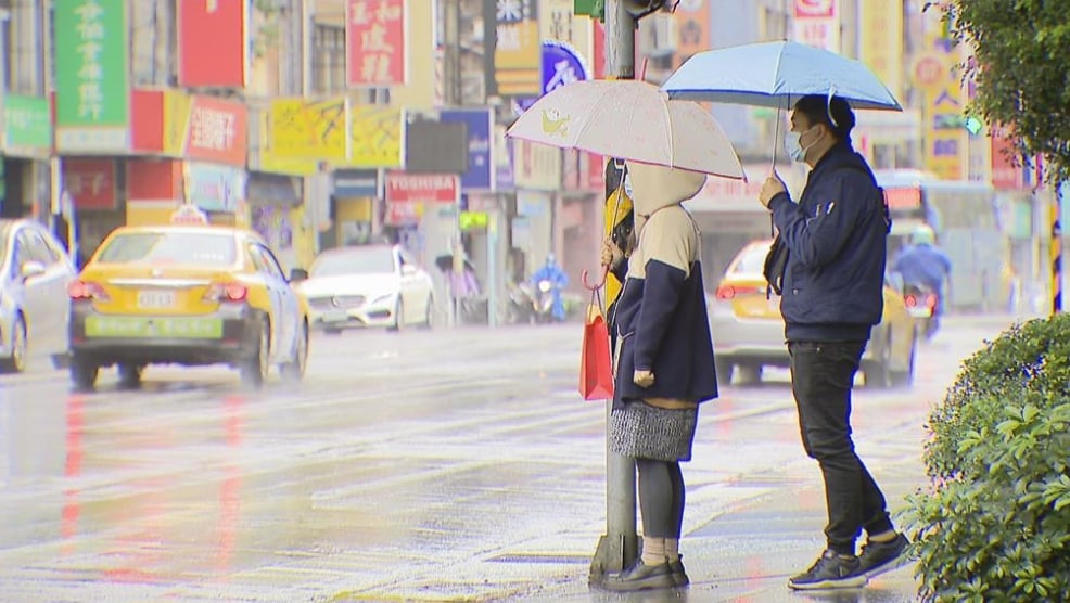 每逢大雨...家裡就變得很潮濕!專家曝「這招」有效提升除濕機效率
