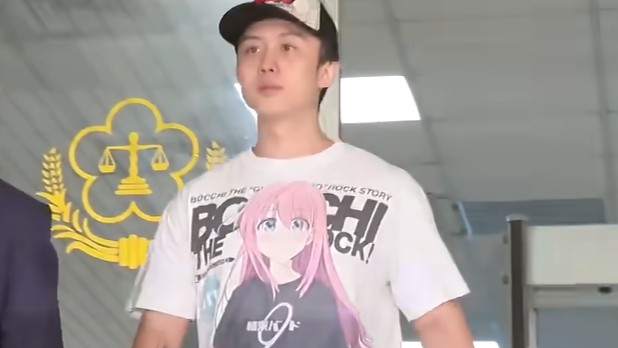孫安佐出庭拒認罪！狄鶯現身中國海邊「鬆口1句」吐心聲　驚人近況曝光