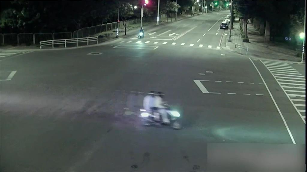 誇張拒檢逃逸！　騎士蛇行﹑逆向﹑闖紅燈等違規共達29項