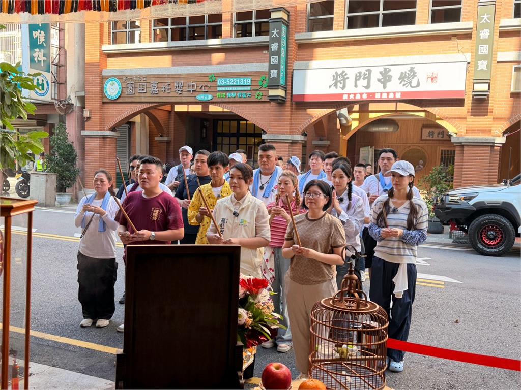 李雅英體驗手工製作米粉失手甩飛！被邀請賠償「5000元」嚇得花容失色