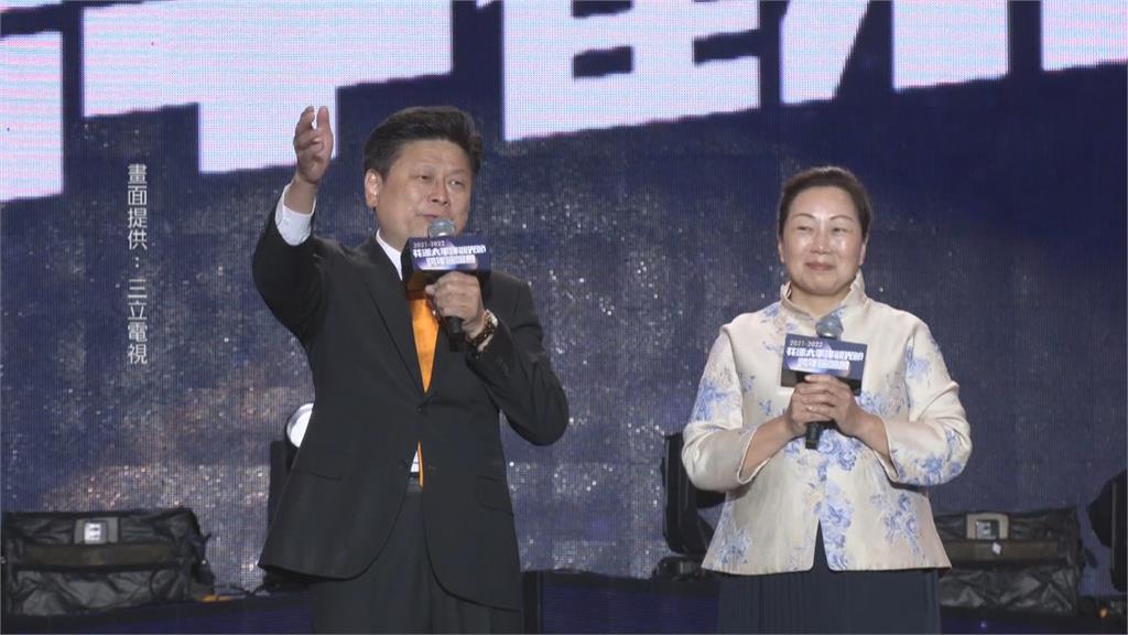 嗨翻全場 亞洲舞回來了! 小豬跨年壓軸連唱6首歌 三鞠躬謝粉絲