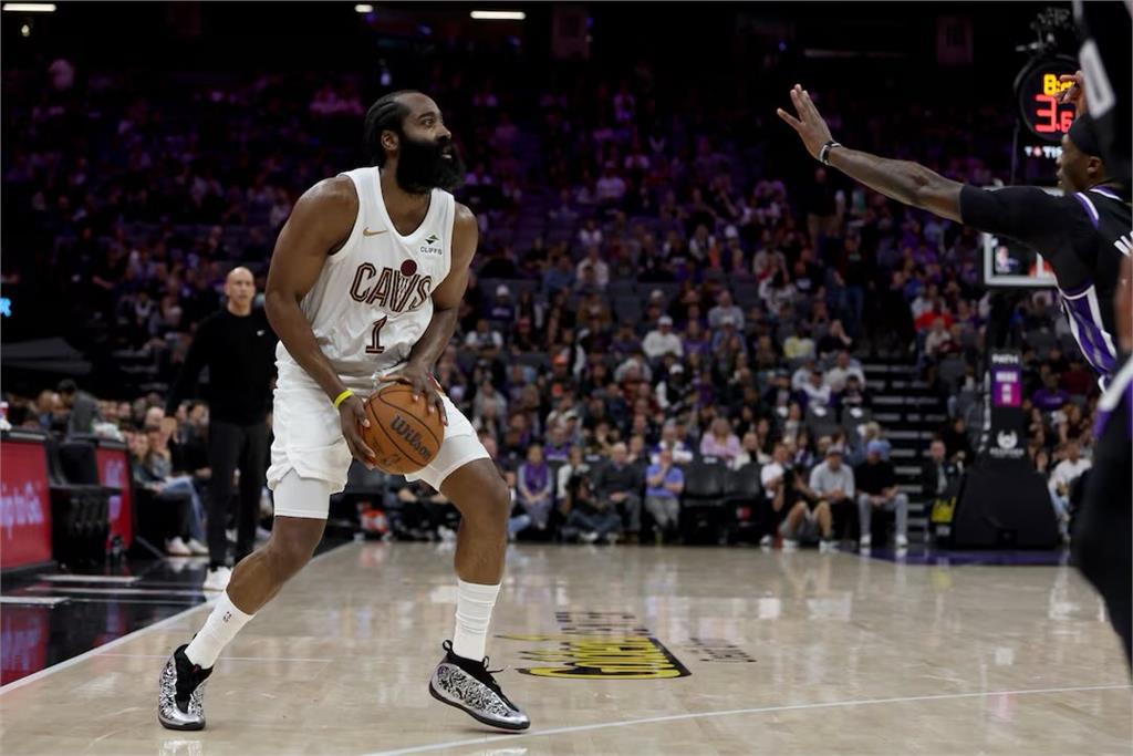 NBA／「大鬍子」哈登出事了！被發現「車內有槍枝」遭逮捕.⋯出庭時間點曝光