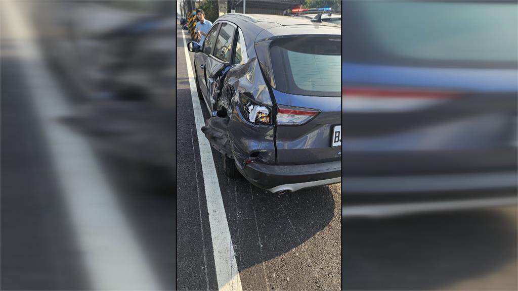 大貨車下88快速道路匝道 連撞2車肇逃、警以車追人