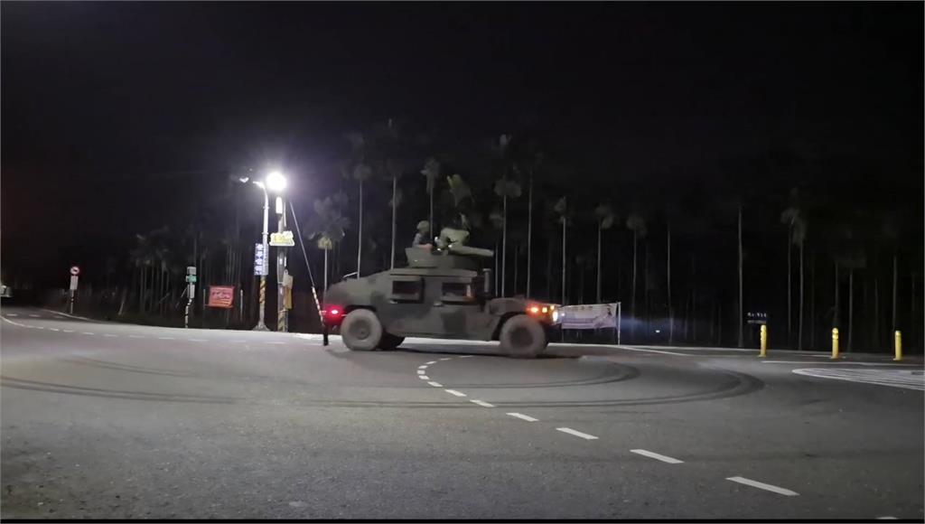 國軍"立即備戰操演" 333旅雲豹甲車現身屏東市區