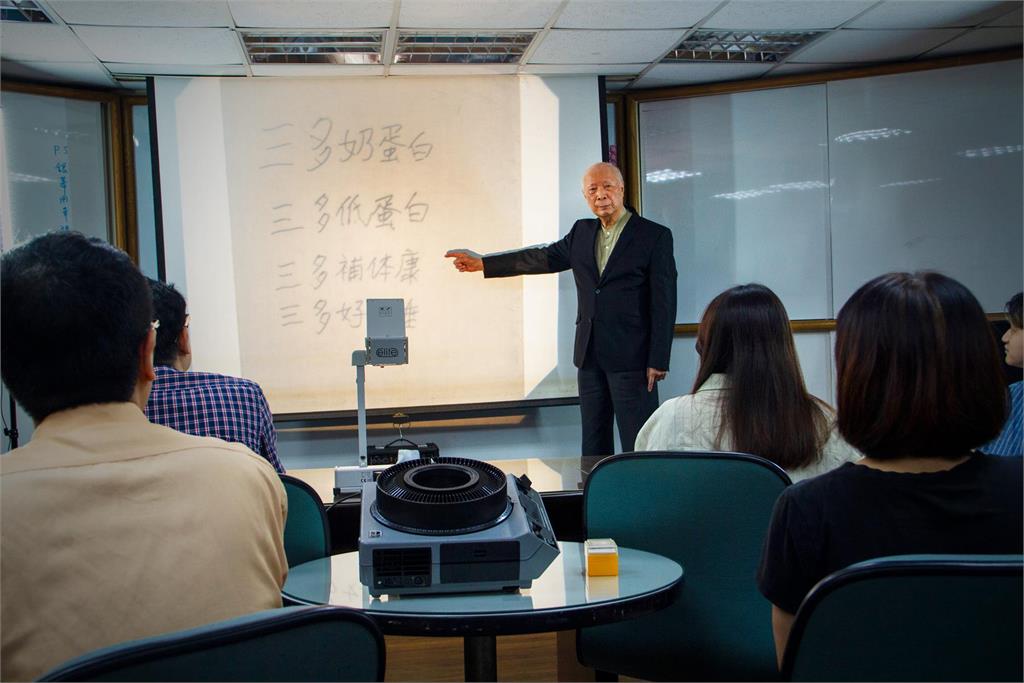 統一蜜豆奶的幕後大人物是他！靠「它」賺進第一桶金，最後卻選擇離開？