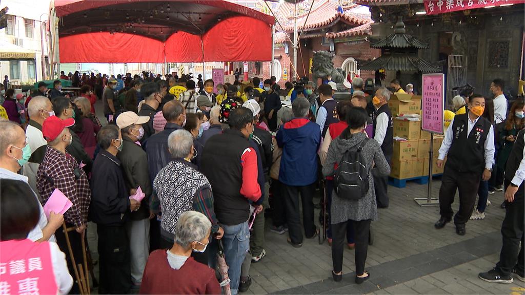 台中旱溪媽「樂成宮」寒冬送暖 關懷弱勢家庭30餘年不間斷