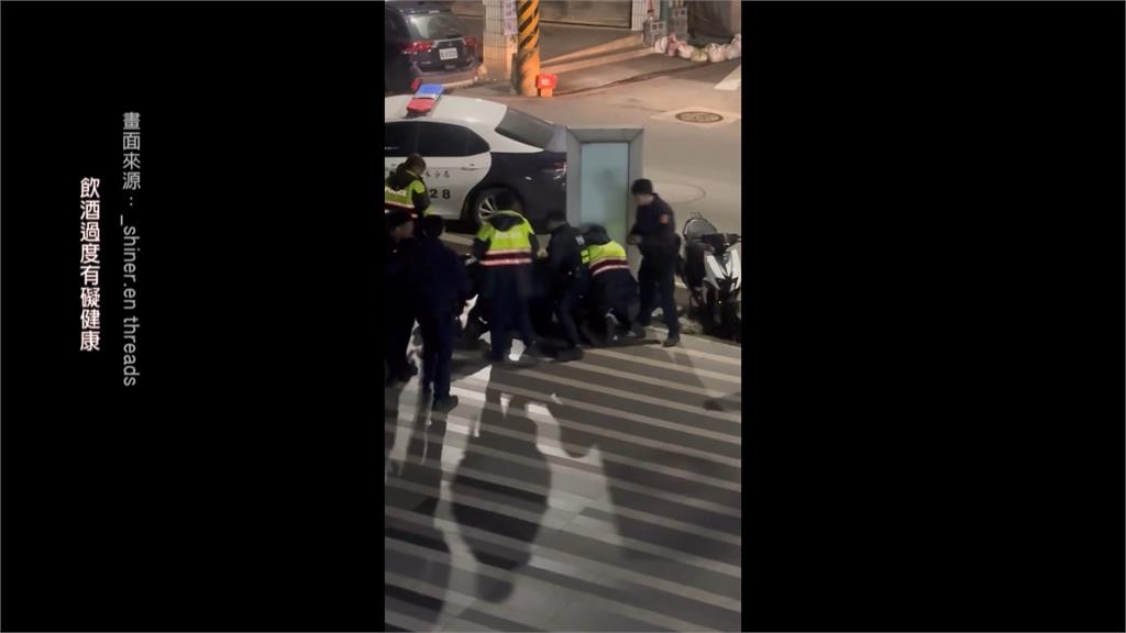 酒醉大鬧到馬路上! 男"喝太醉"失控咆嘯遭帶回管束