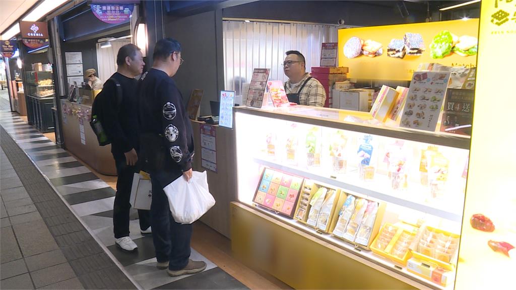 持刀隨機傷人事件驚魂未定　民眾提高警覺腳步加快　商家拿錢逃命