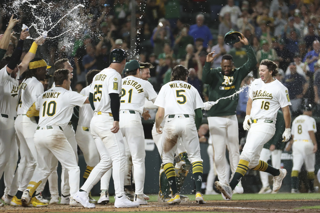 MLB(影)/運動家超狂菜鳥技驚全場! 4天內兩度轟出再見全壘打