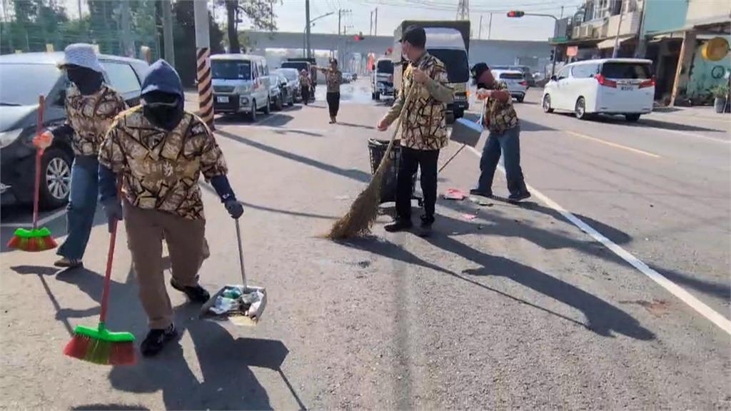 估湧上萬信眾！高雄青雲宮5天百公里徒步遶境盛會　減少燃炮加派警力維持秩序