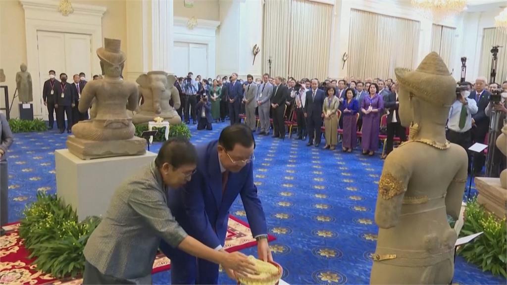 77件吳哥王朝珍貴文物完璧歸趙 柬埔寨金邊和平宮週五展出