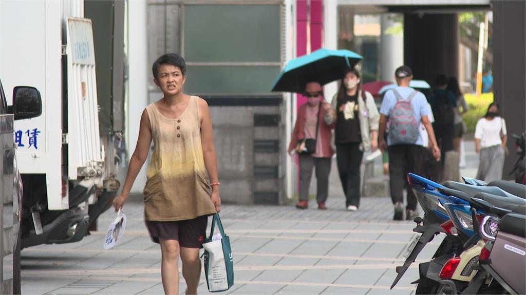 樺加沙繼續增強長胖快開眼　暴風圈擴大挑戰今年「風王」