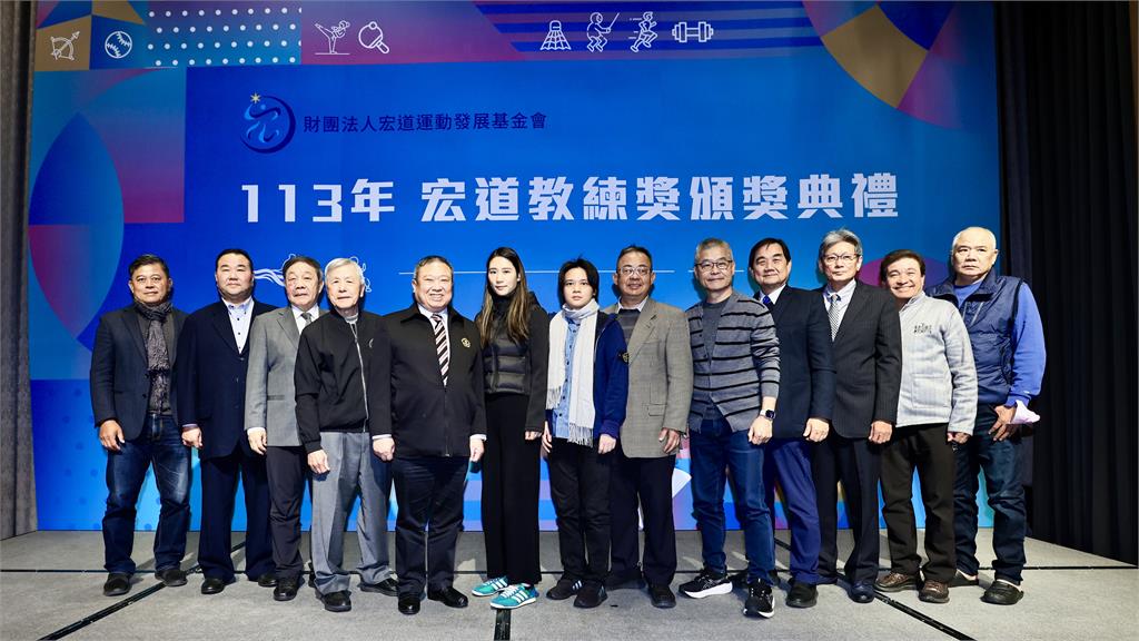 基金會頒獎致意已故前職棒總教練李來發 陳偉殷錄影感謝無私付出