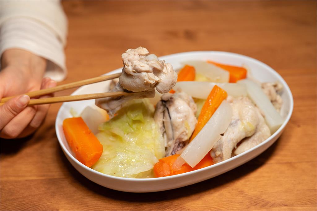 隔夜菜加熱恐踩雷！1細菌找上門　食藥署揭「5要原則」防食品中毒