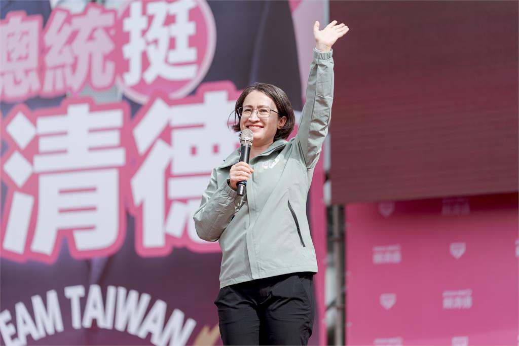 快新聞／「我回來了」！蕭美琴輔選首站回花蓮　現場爆滿哽咽感謝鄉親