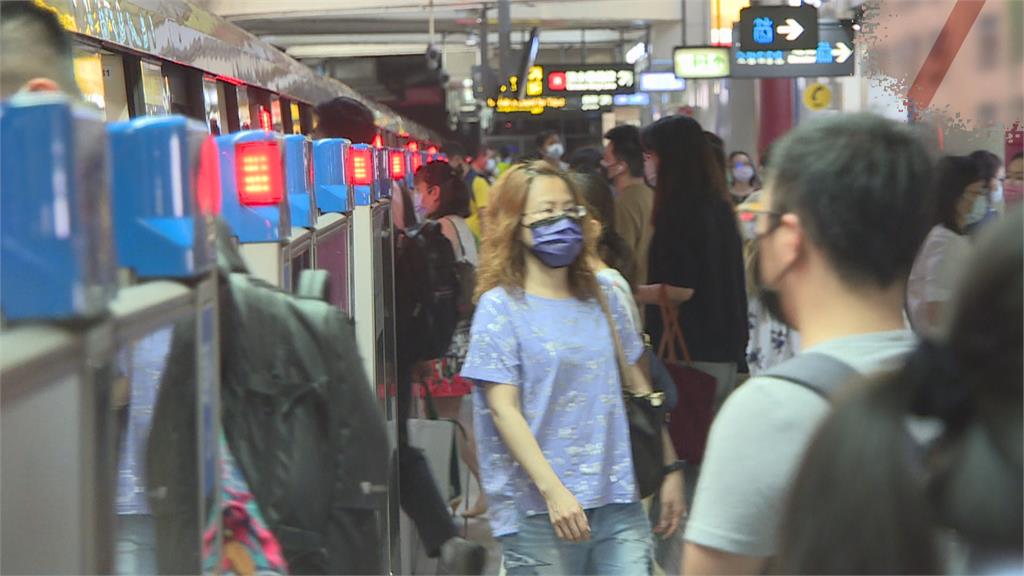 開學首日大量車潮湧現 雙北主要幹道壅塞