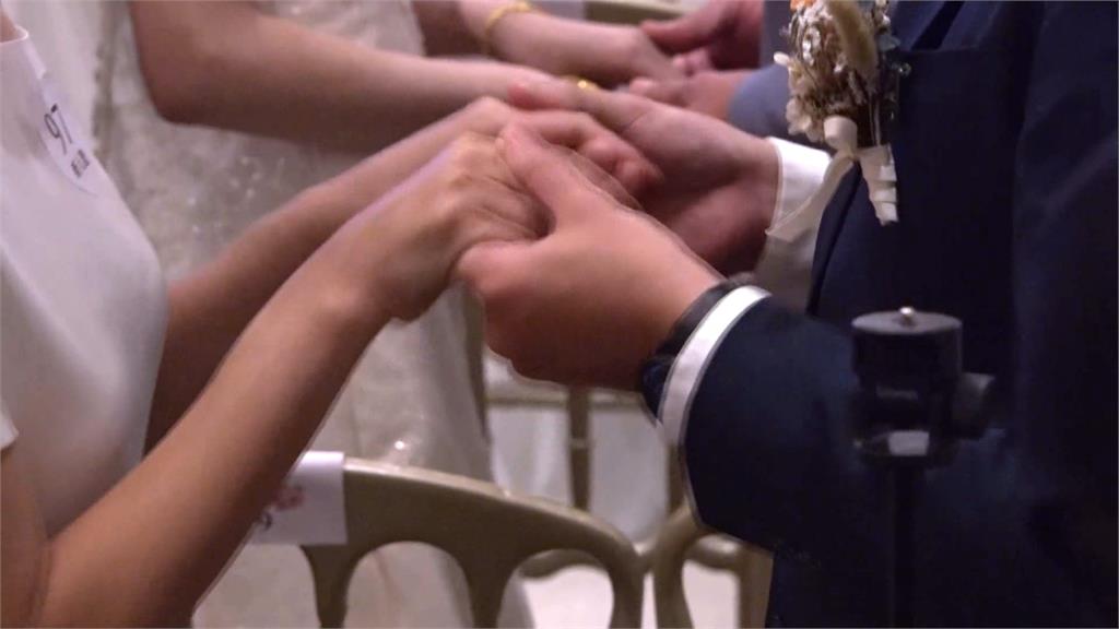 新北聯合婚禮「百對新人完婚」　侯友宜化身主婚人喊話催生