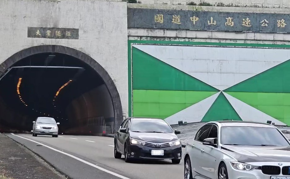 聯絡道路口設計不良! 基隆獅球嶺居民盼增設警示裝置
