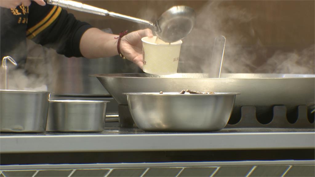 3嫌"灑粉惡搞10分店"收押! 連鎖麻油雞生意大受影響