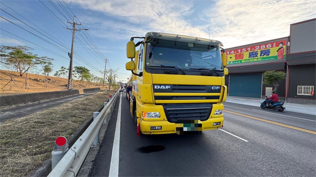 快新聞／高雄大寮死亡車禍　男騎士遭曳引車輾斃