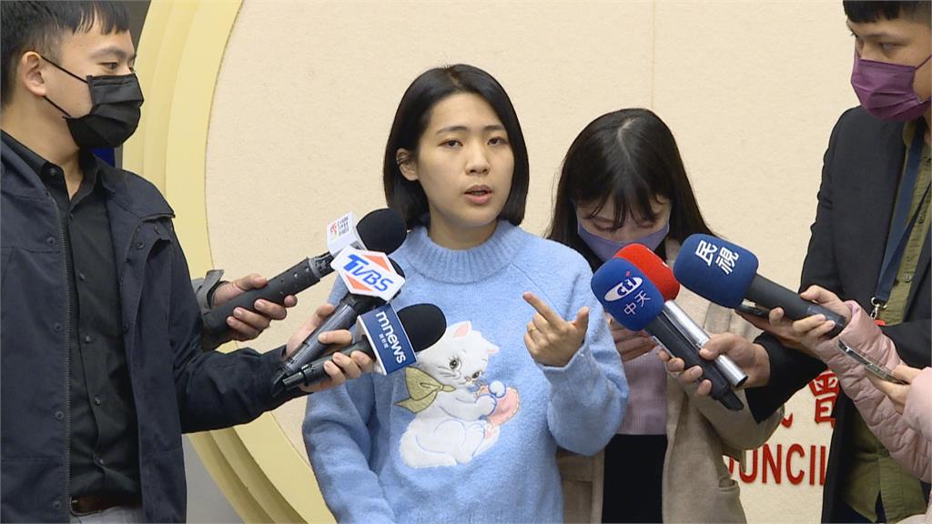 才剛成功連任議員就要選立委? 徐巧芯喊「世代交替」挑戰費鴻泰