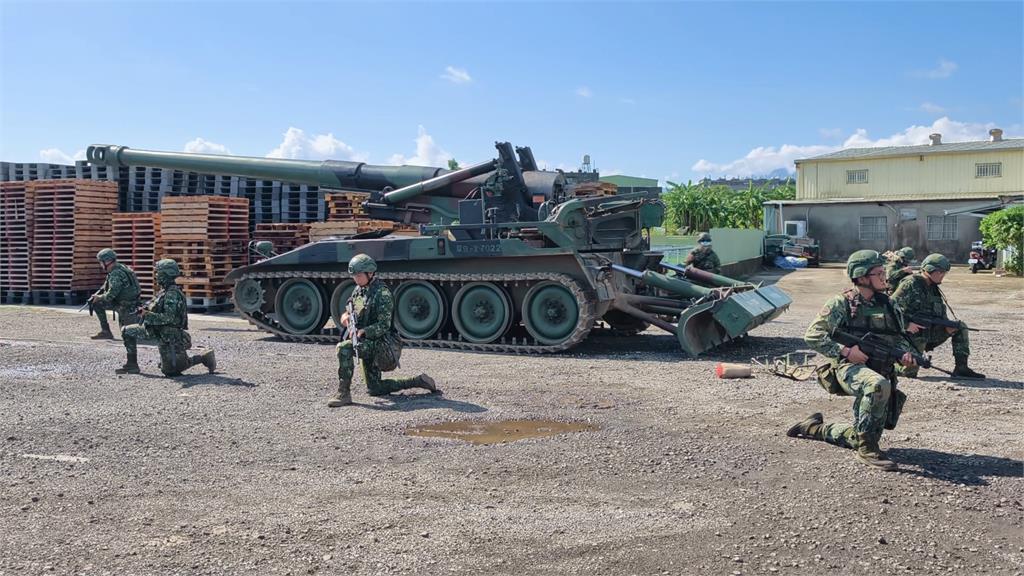 聯合防禦操演DAY3 憲兵雲豹甲車演練中樞安全防護