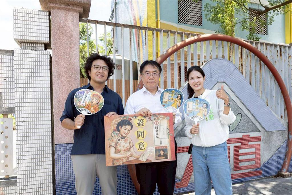 黃偉哲北上合體沈伯洋、林亮君 大直市場前宣講同意大罷免