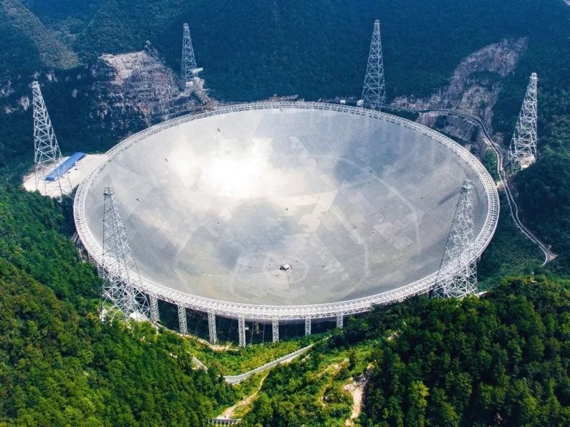 中國死盯外星人「天眼」發現地外文明痕跡 網酸:要飯要到太空去?