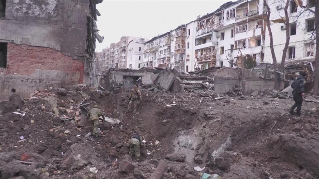 俄軍導彈、無人機濫炸空襲烏克蘭 兩大城至少2死逾百傷