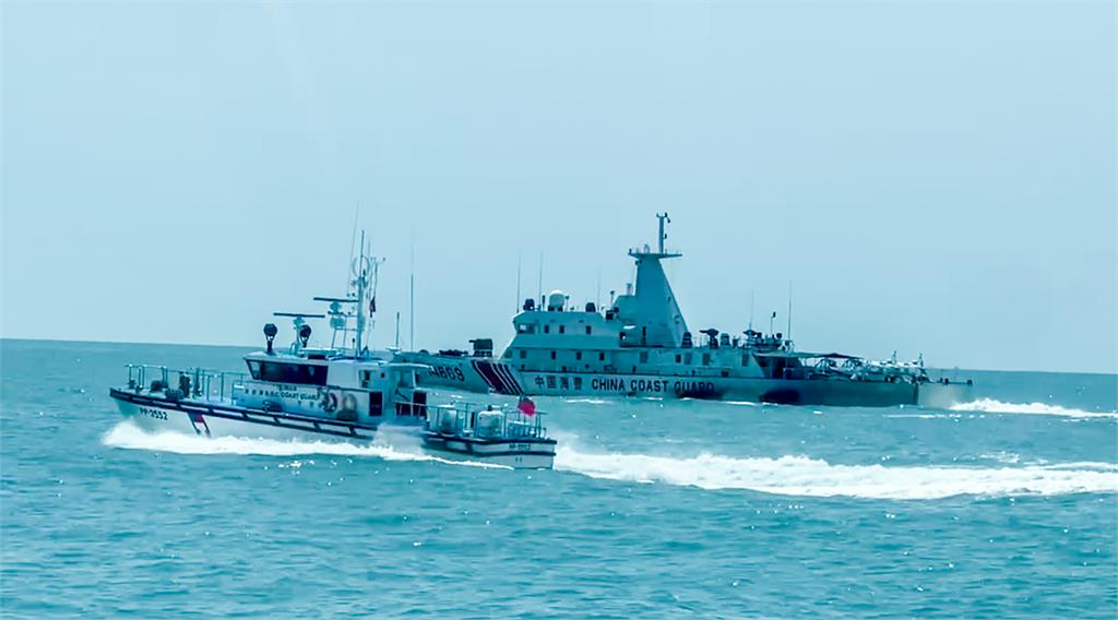 中國4海警船侵踏金門海域！海巡署出動3艦艇驅離「再喊13字警告」：捍衛主權