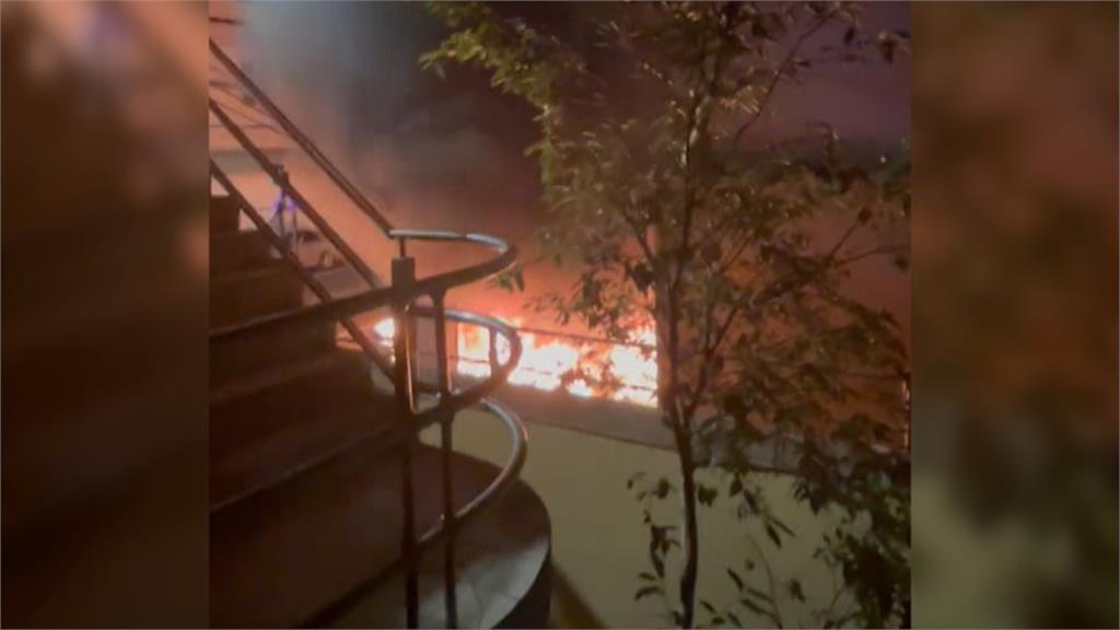 移工宿舍火警半夜驚逃　疏散22人　整排電動車被燒成骨架