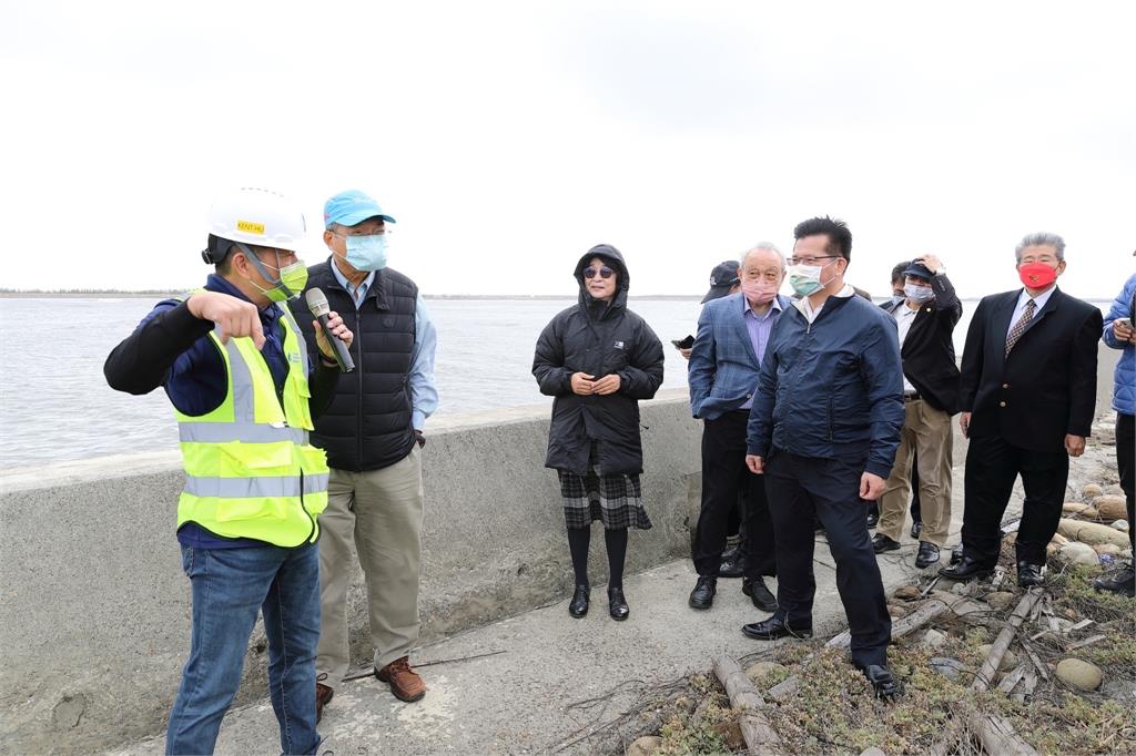 蘇治芬邀林佳龍、謝金河「回娘家」參觀雲林光電島　林佳龍：感謝這片土地孕育一切