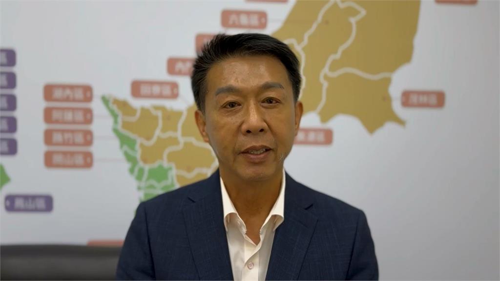 快新聞/「這柯不一樣」看板掛上! 邱議瑩諷不見黨徽、許智傑這樣說