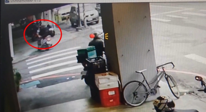 機車騎士違規左轉攔查拒停車 警方呼叫警網支援發動攔截圍捕