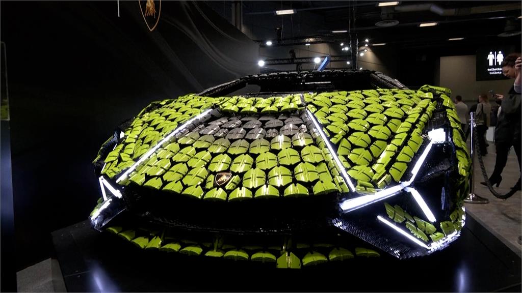 花9千小時！巴黎車展秀「樂高藍寶堅尼」　40萬塊積木組裝超吸睛