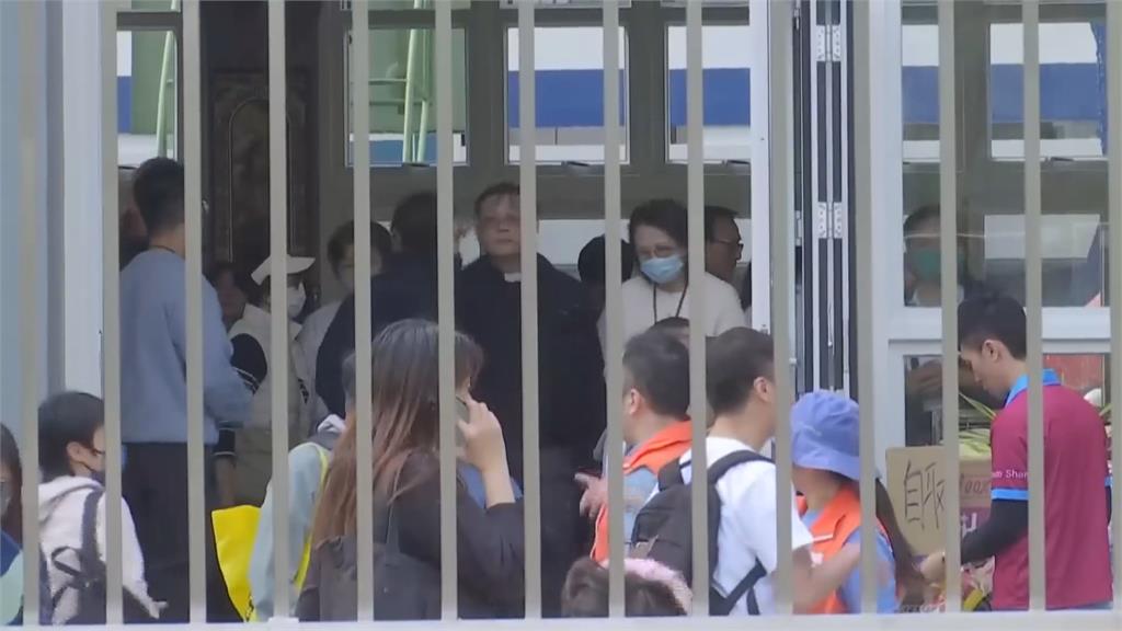 香港惡火!領補助金人潮爆棚 流程亂糟糟!災民連日排隊火氣大