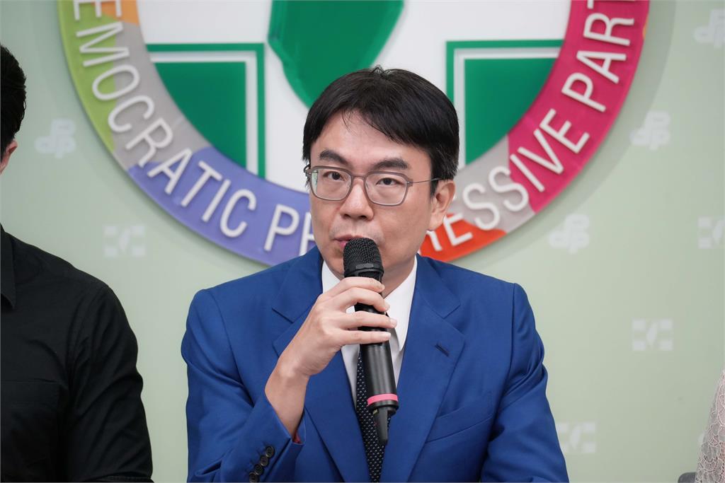 快新聞／當年喊「擋疫苗」如今被打臉？綠轟藍白「政治詐騙」：向國人道歉