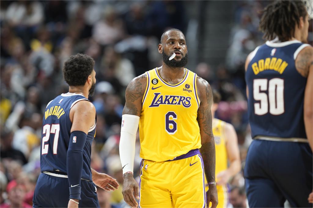 NBA/扛不住了?湖人開季苦吞4連敗 詹姆斯「神秘發文」惹議